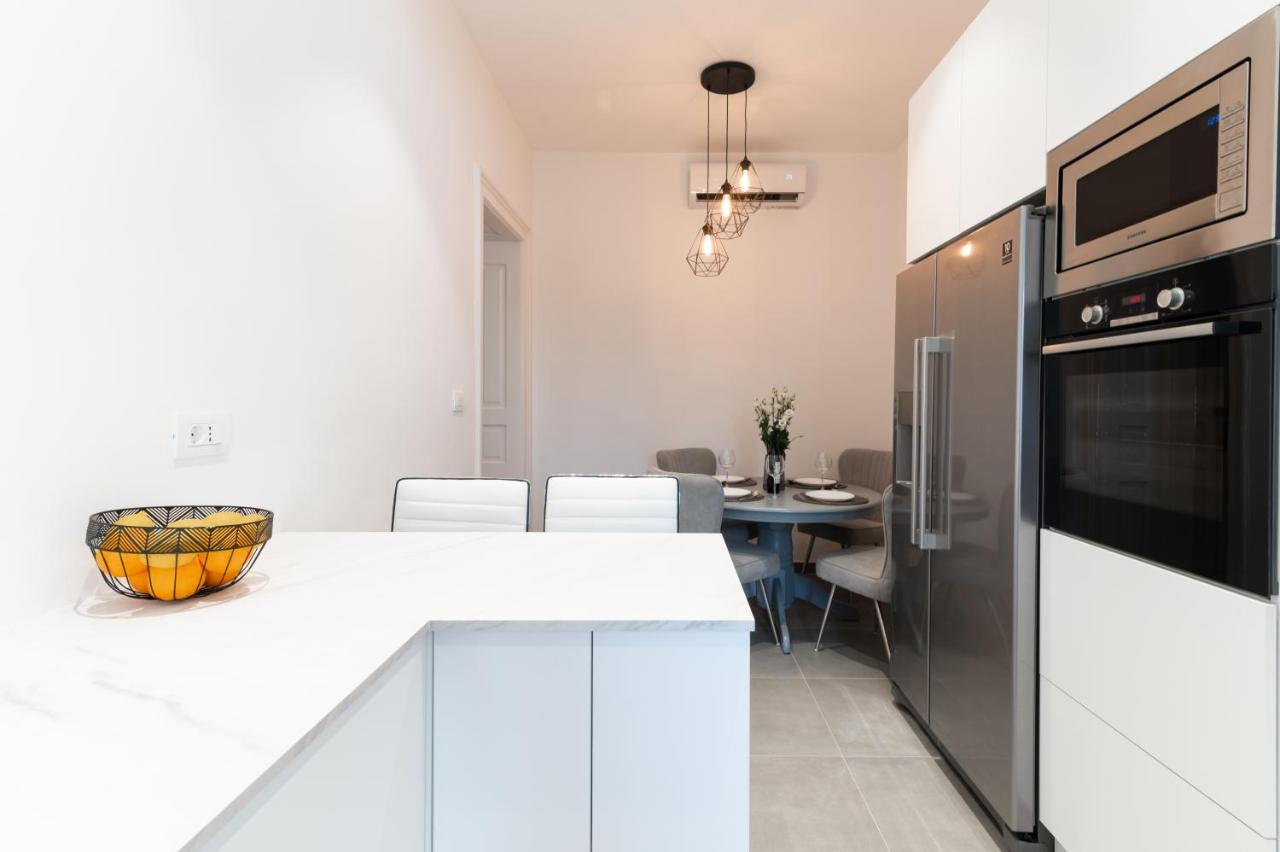 Tom'S Luxury Apartment Zadar, Branimirova Obala ภายนอก รูปภาพ