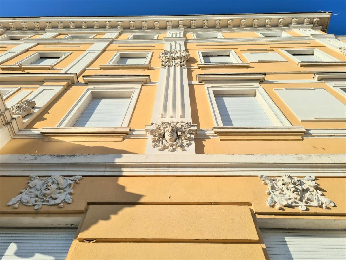 Tom'S Luxury Apartment Zadar, Branimirova Obala ภายนอก รูปภาพ